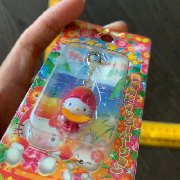 2005 HELLO KITTY MANGO CHARM - Picture 5 of 7